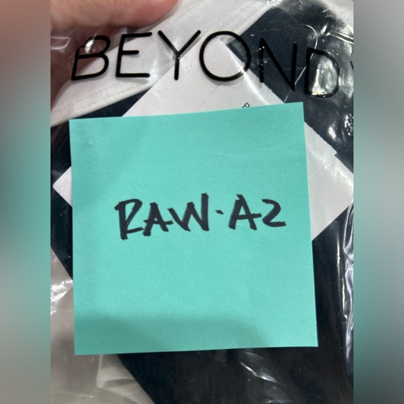 Beyond Yoga Women's Small Spacedye Outlines Bra Black White NWT Contrast Stripe - Picture 7 of 7